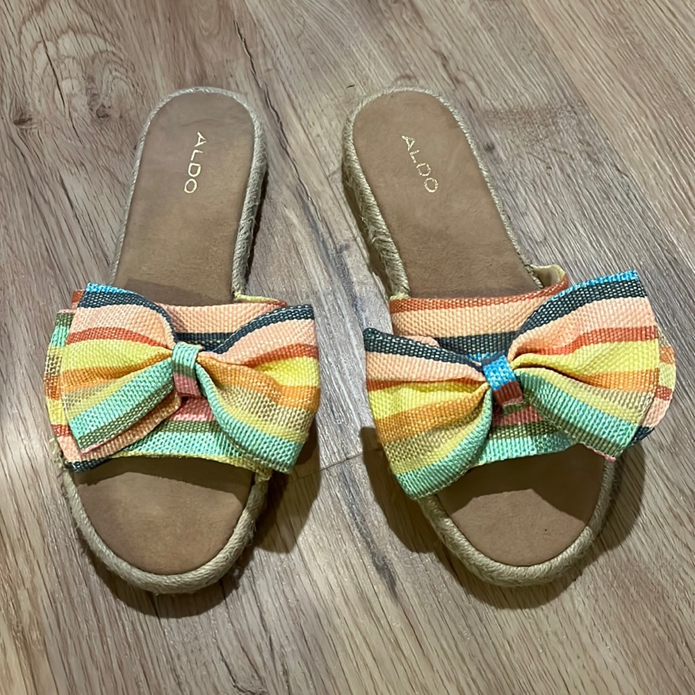 ALDO colorful bow flat sandals perfect for summer!